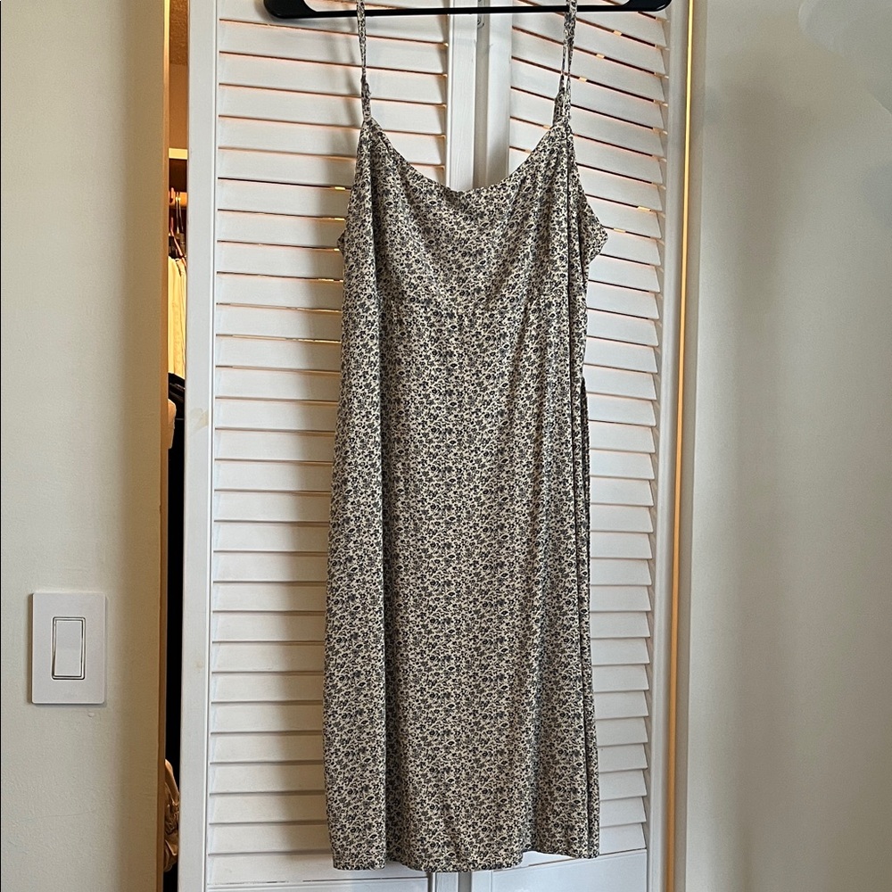 Brandy Melville Black and White Floral Midi Dress
